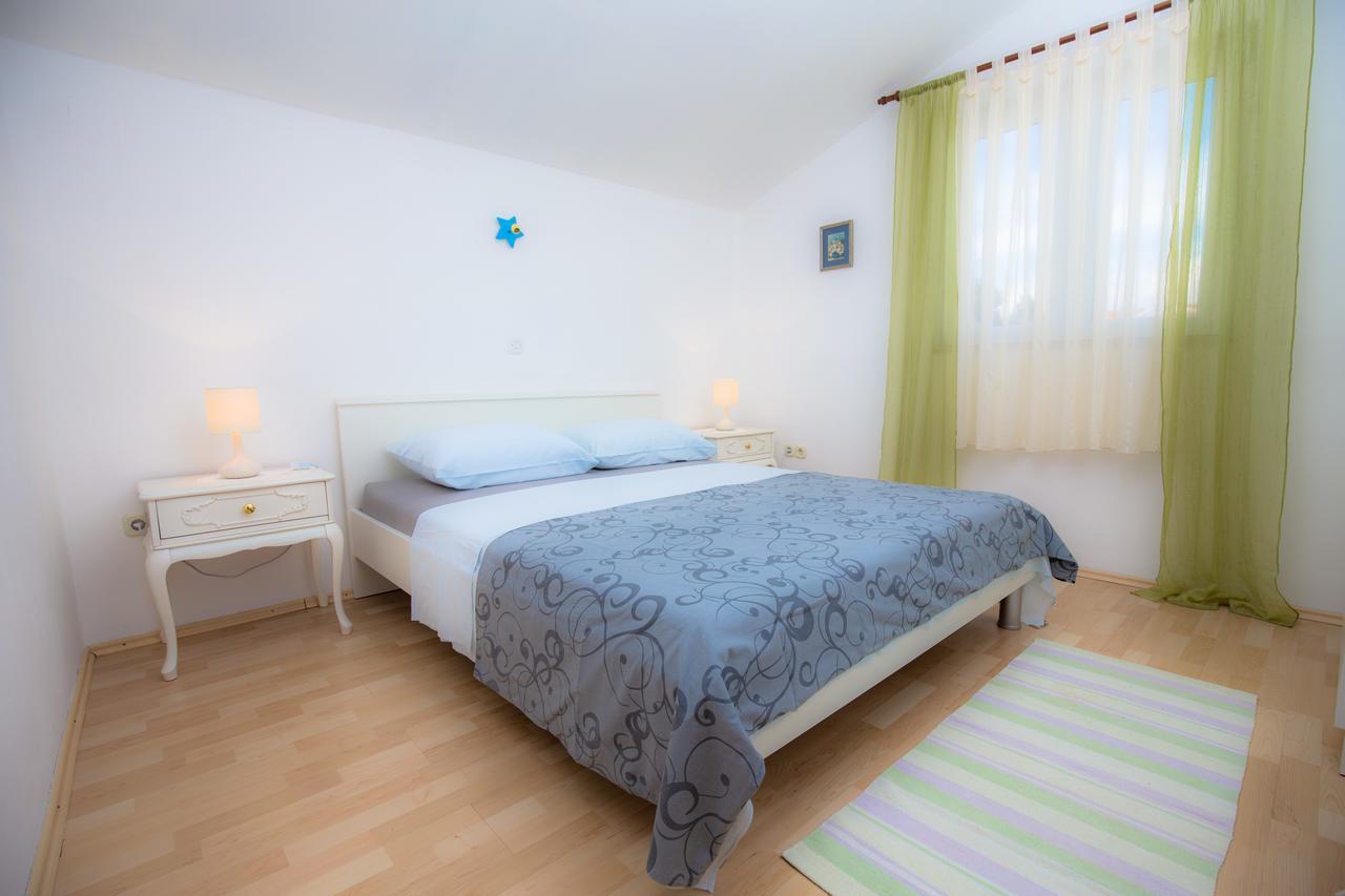 Apartment Family Vodice Esterno foto